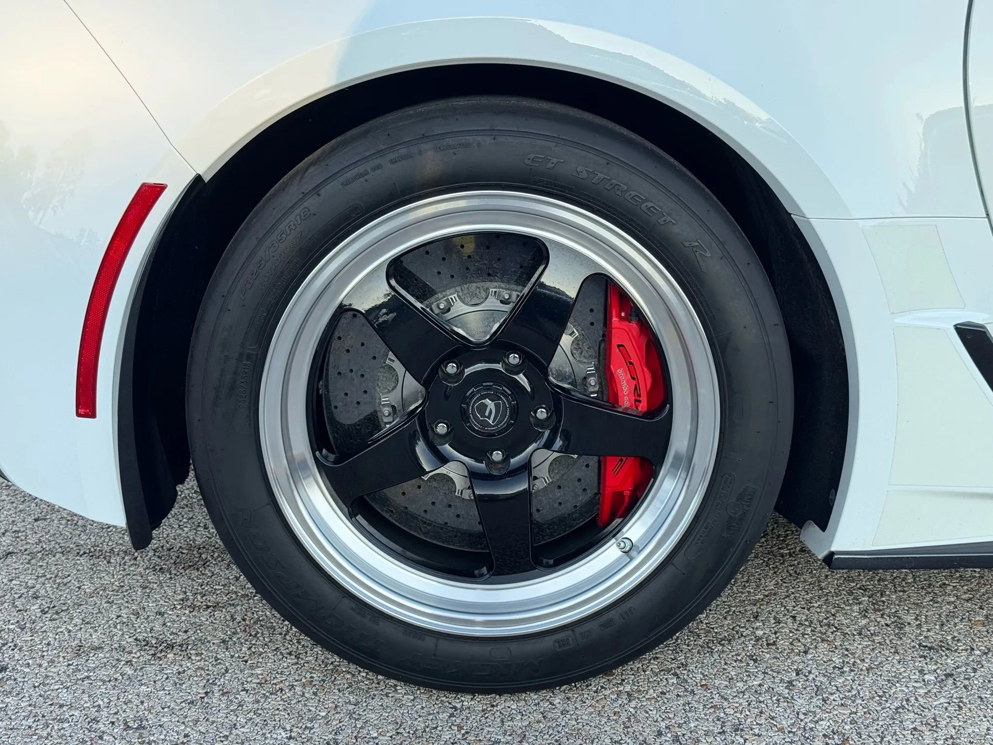 Used 2016 Chevrolet Corvette Z06 w/ 3LZ Preferred Equipment Group image 15