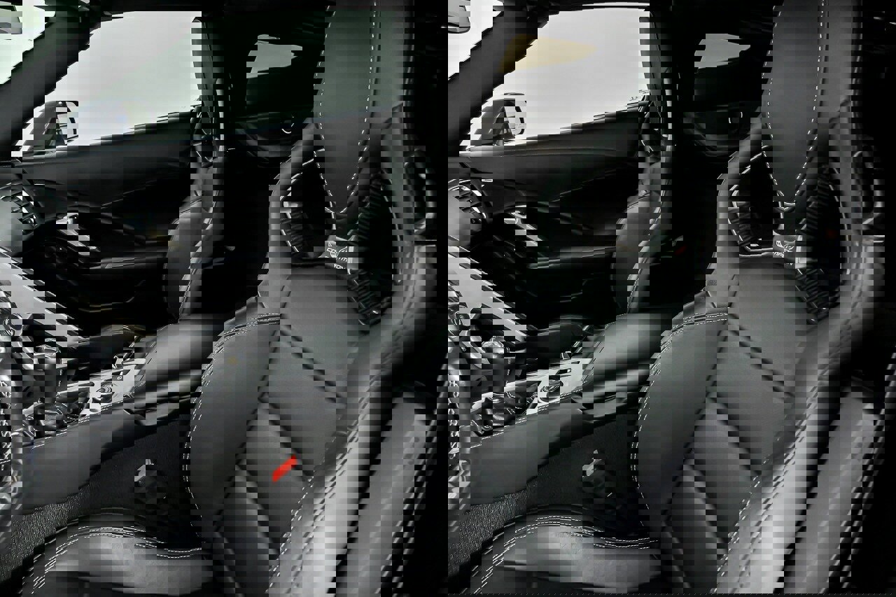 Used 2015 Chevrolet Corvette Z06 w/ 3LZ Preferred Equipment Group image 23