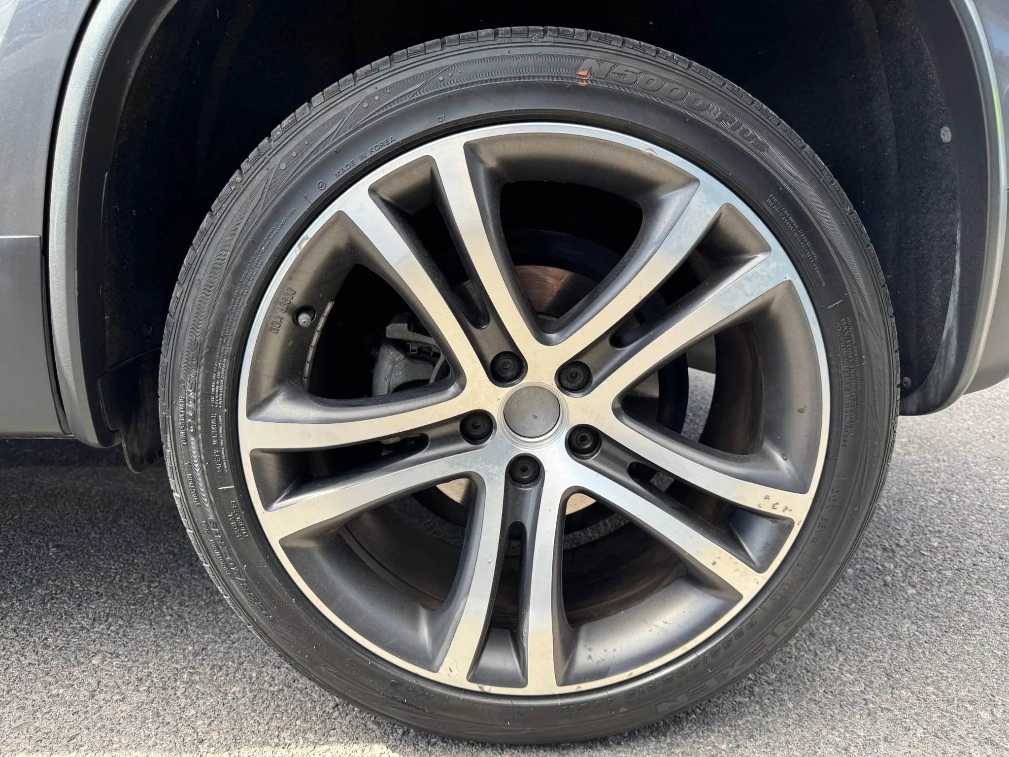 Used 2017 Volkswagen Tiguan SEL image 8