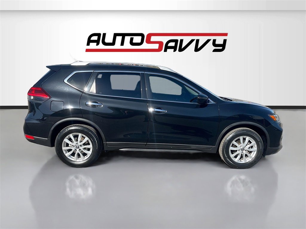 Used 2017 Nissan Rogue SV image 8