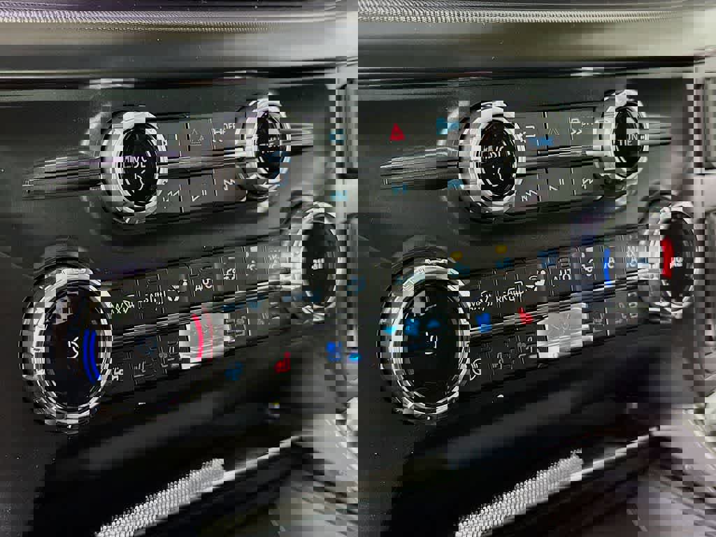 New 2025 Ford F150 Lariat w/ Equipment Group 502A High image 18