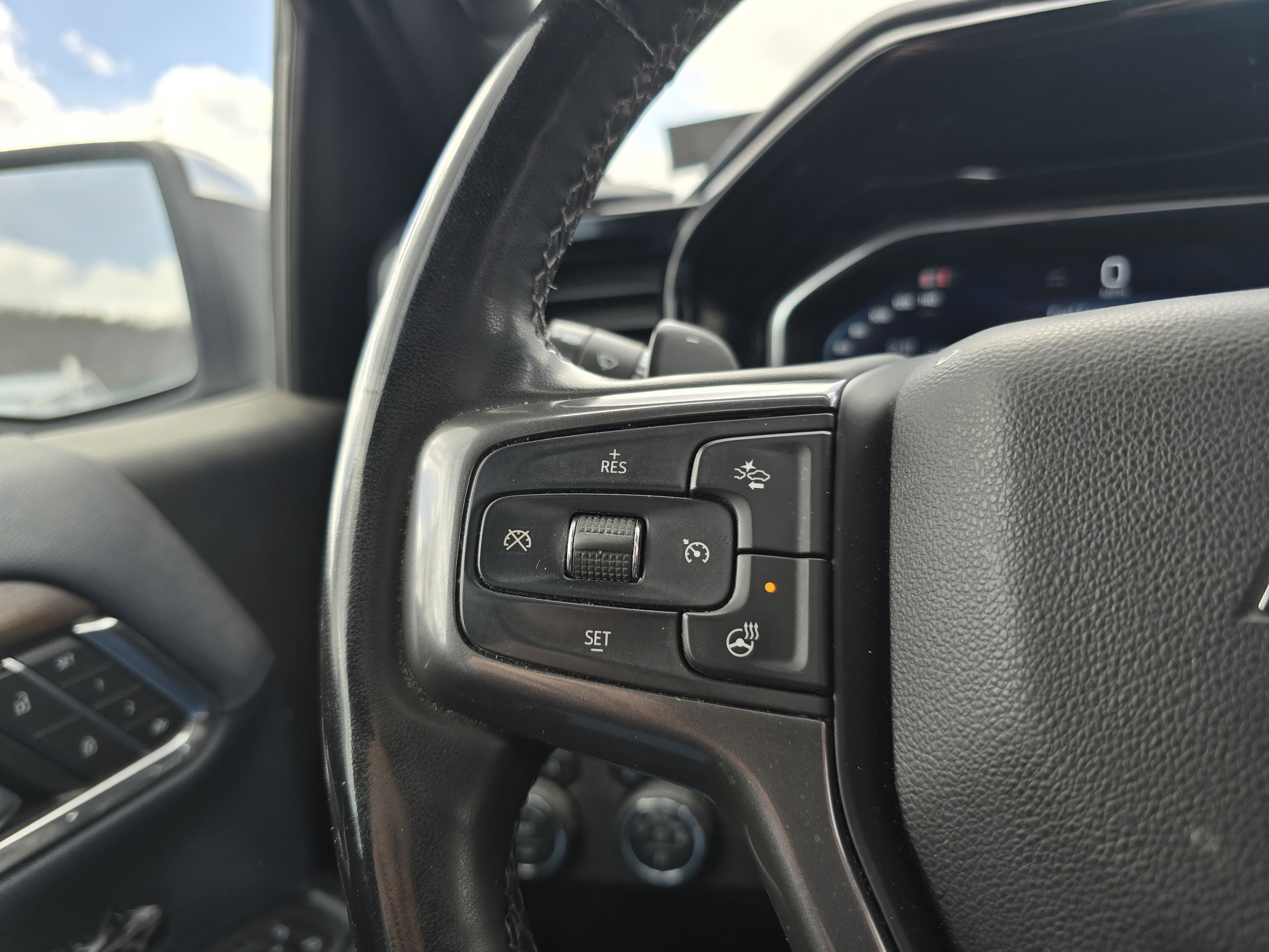 Used 2024 Chevrolet Silverado 1500 High Country w/ High Country Premium Package image 19