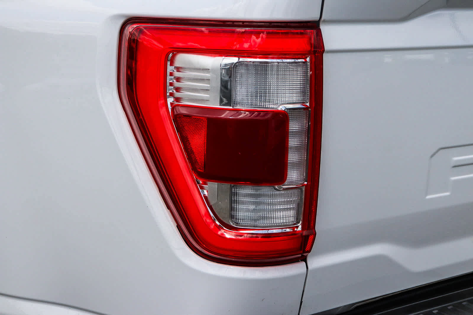 Used 2023 Ford F150 Lariat RWD image 9