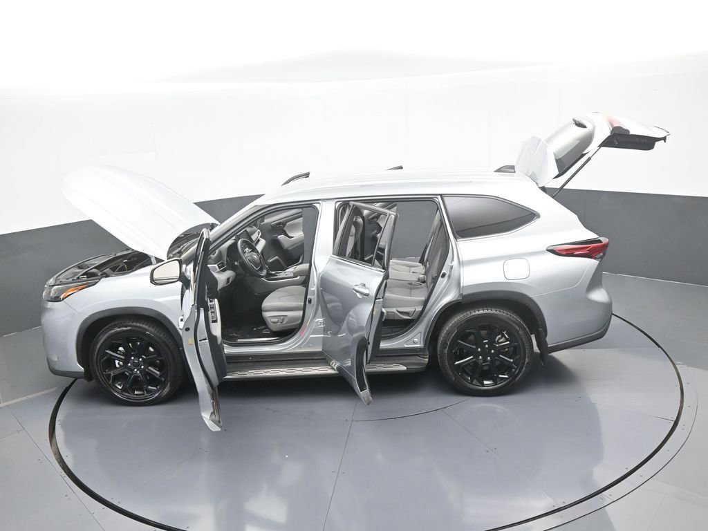 Used 2022 Toyota Highlander L image 66