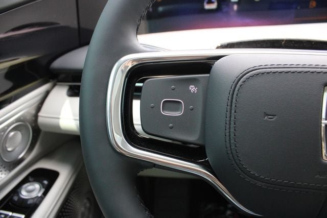 New 2026 Lincoln Nautilus Reserve AWD/4WD image 13