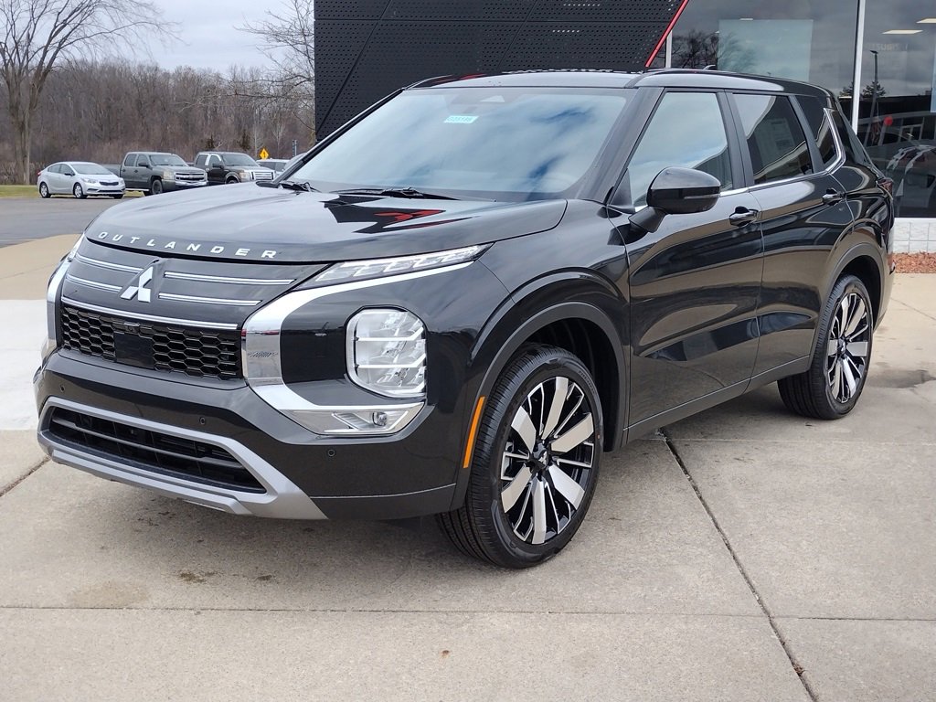 New 2025 Mitsubishi Outlander SE