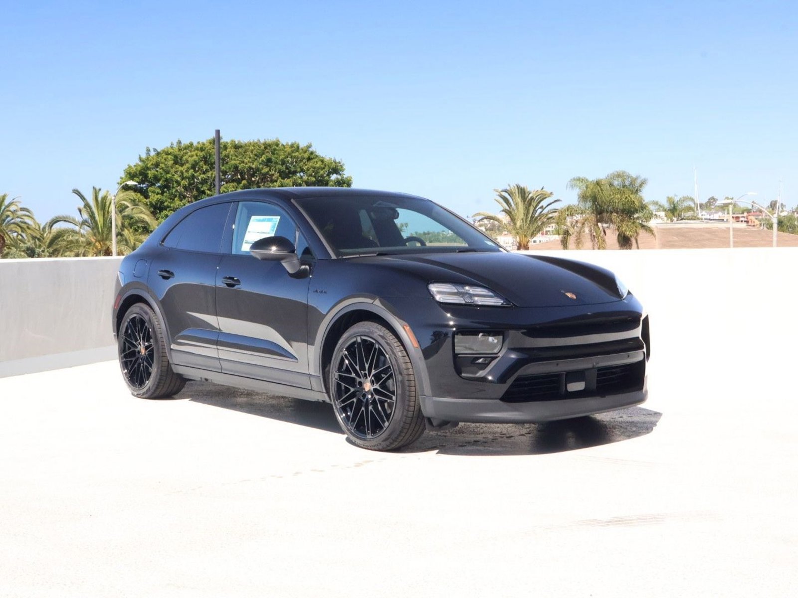 New 2026 Porsche Macan Electric RWD image 7