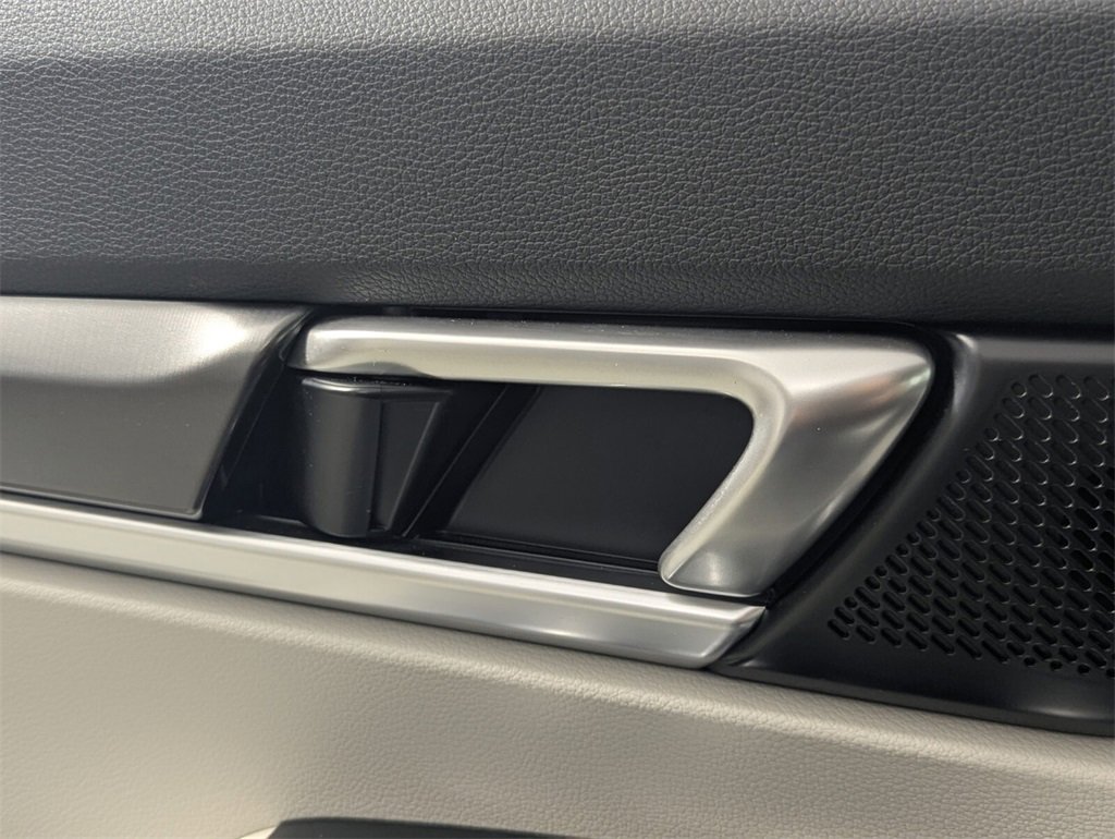 Used 2023 Kia Telluride S image 14