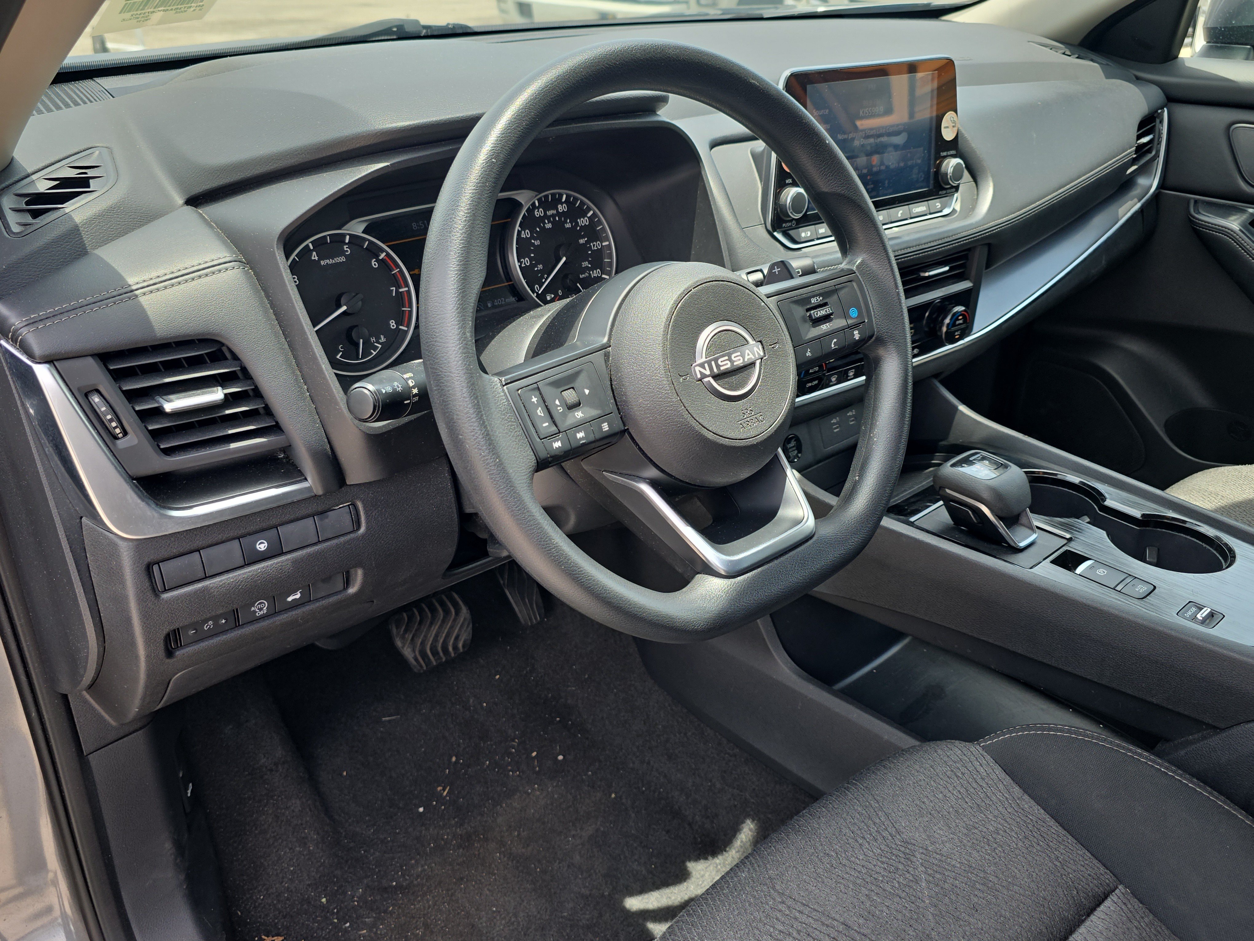 Used 2024 Nissan Rogue SV FWD image 23