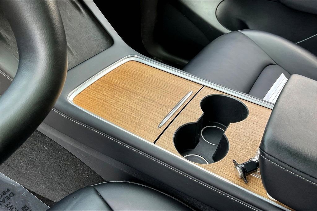 Used 2021 Tesla Model Y Long Range image 17