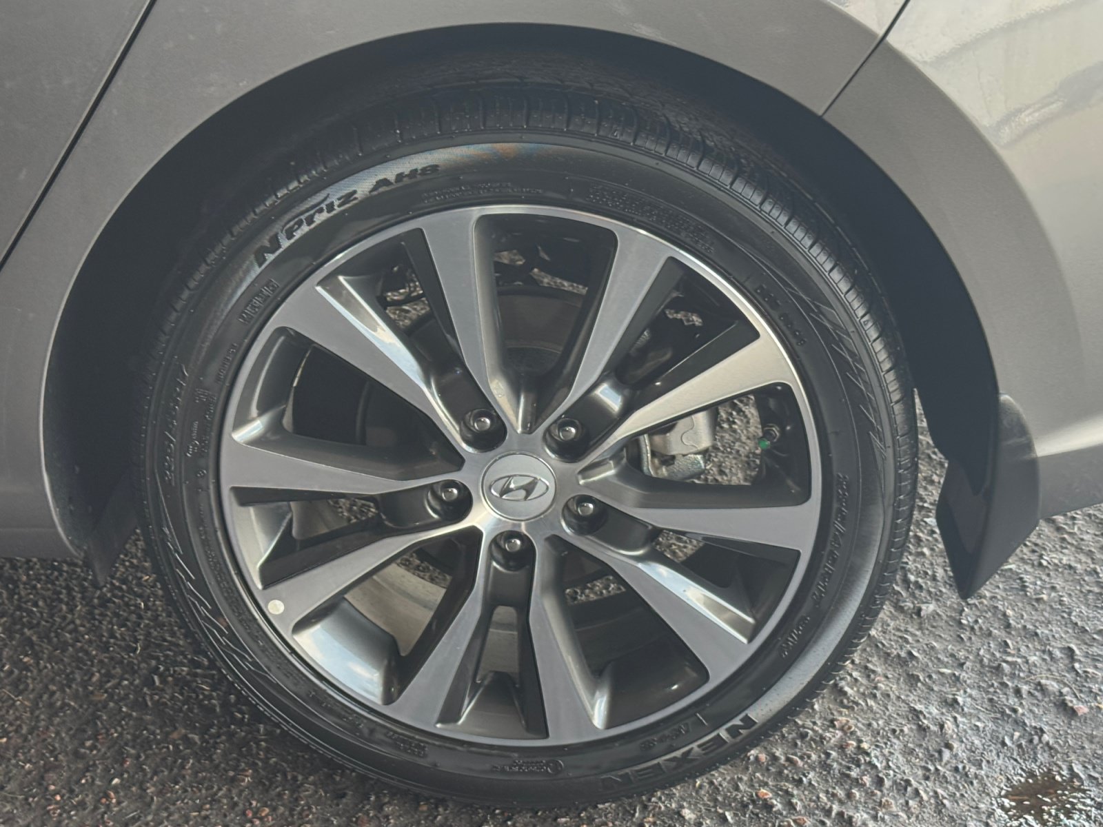 Used 2020 Hyundai Elantra GT FWD image 32