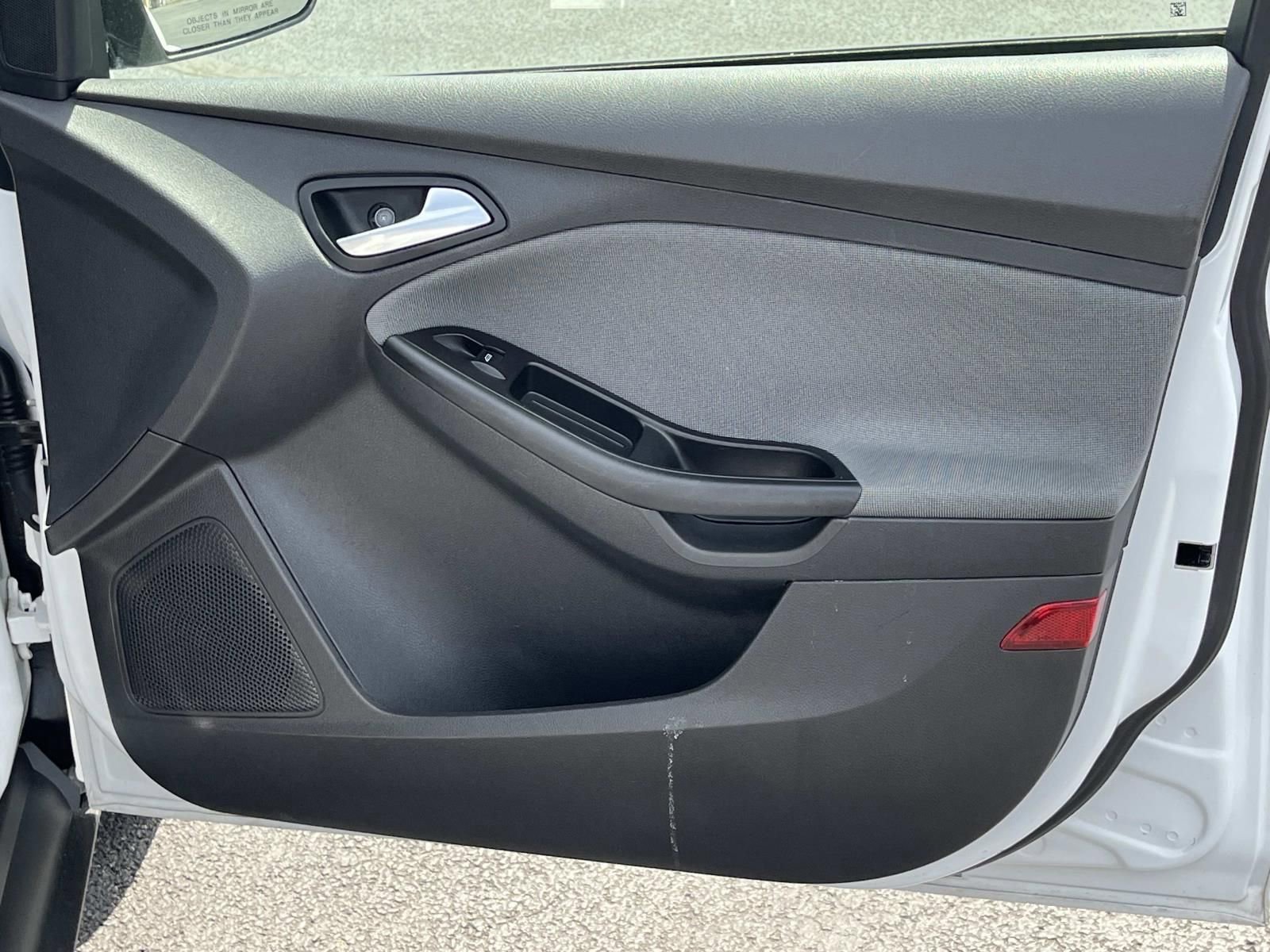 Used 2013 Ford Focus SE FWD image 21