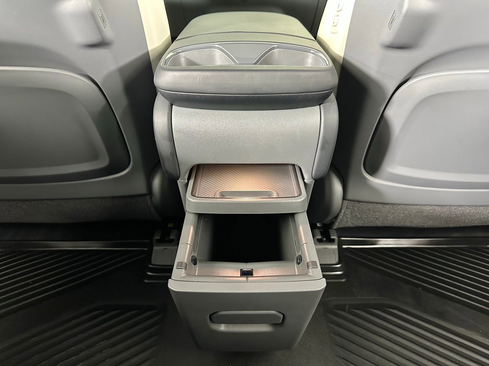 Used 2024 Kia EV9 GT-Line image 42