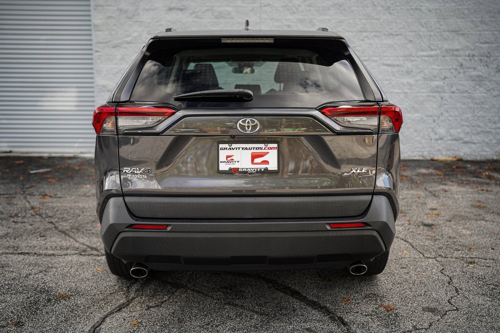 Used 2023 Toyota RAV4 XLE Premium image 13