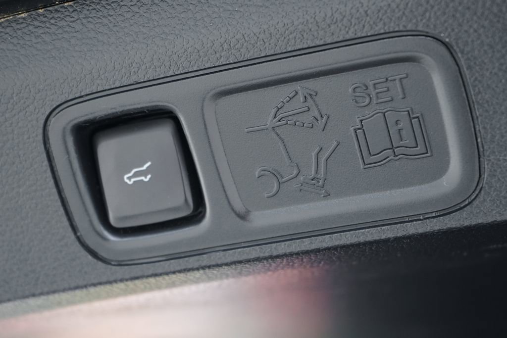 Used 2020 Lincoln Navigator Reserve w/ Equipment Group 208A Reserve image 13