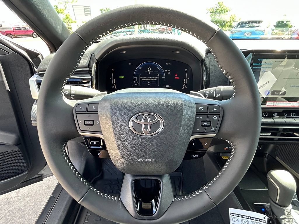 Used 2026 Toyota Camry SE FWD image 11