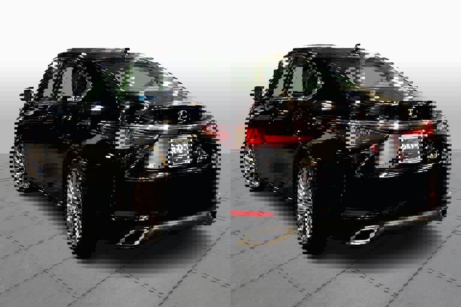 Used 2019 Lexus ES 350 w/ Luxury Package image 11