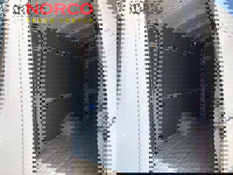 Used 2019 Freightliner Sprinter 3500 image 10