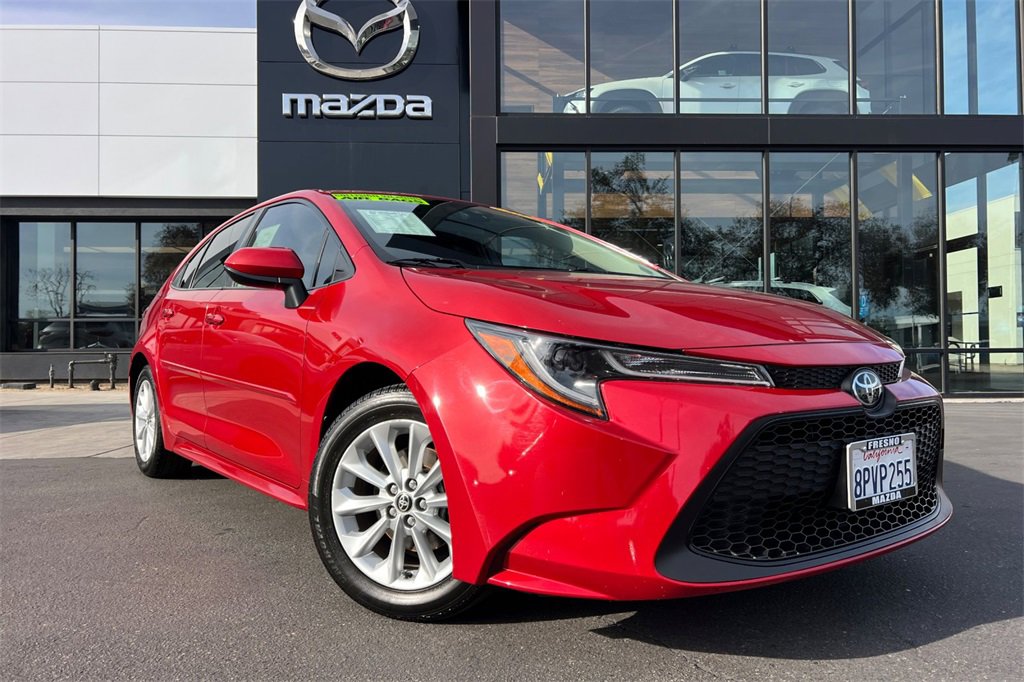 Used 2020 Toyota Corolla LE image 2
