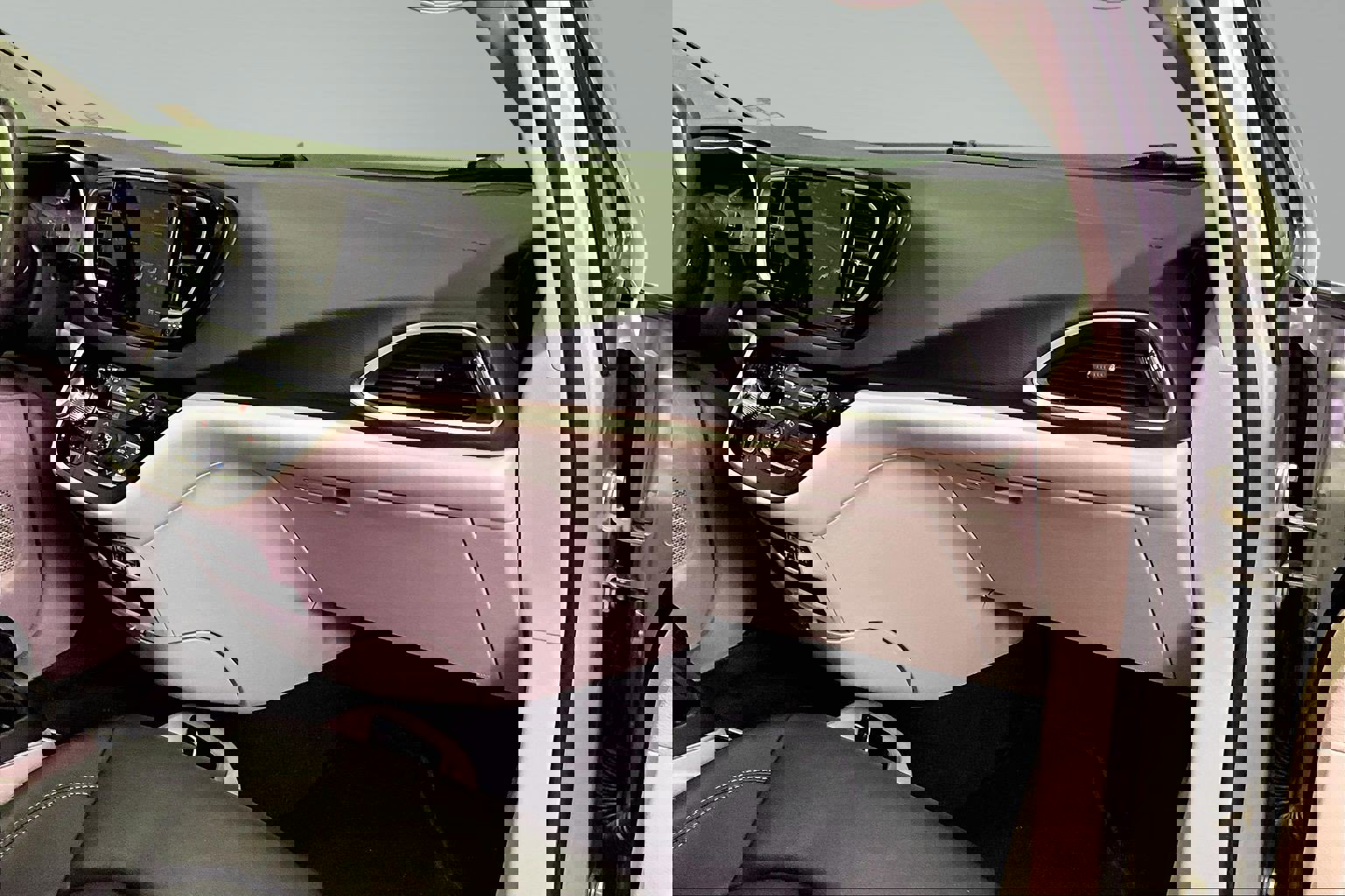 Used 2024 Chrysler Pacifica Touring-L image 26