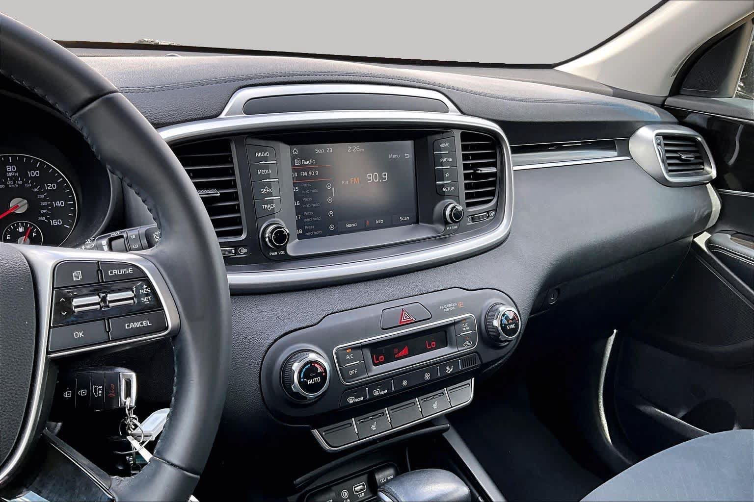 Used 2019 Kia Sorento S AWD/4WD image 7