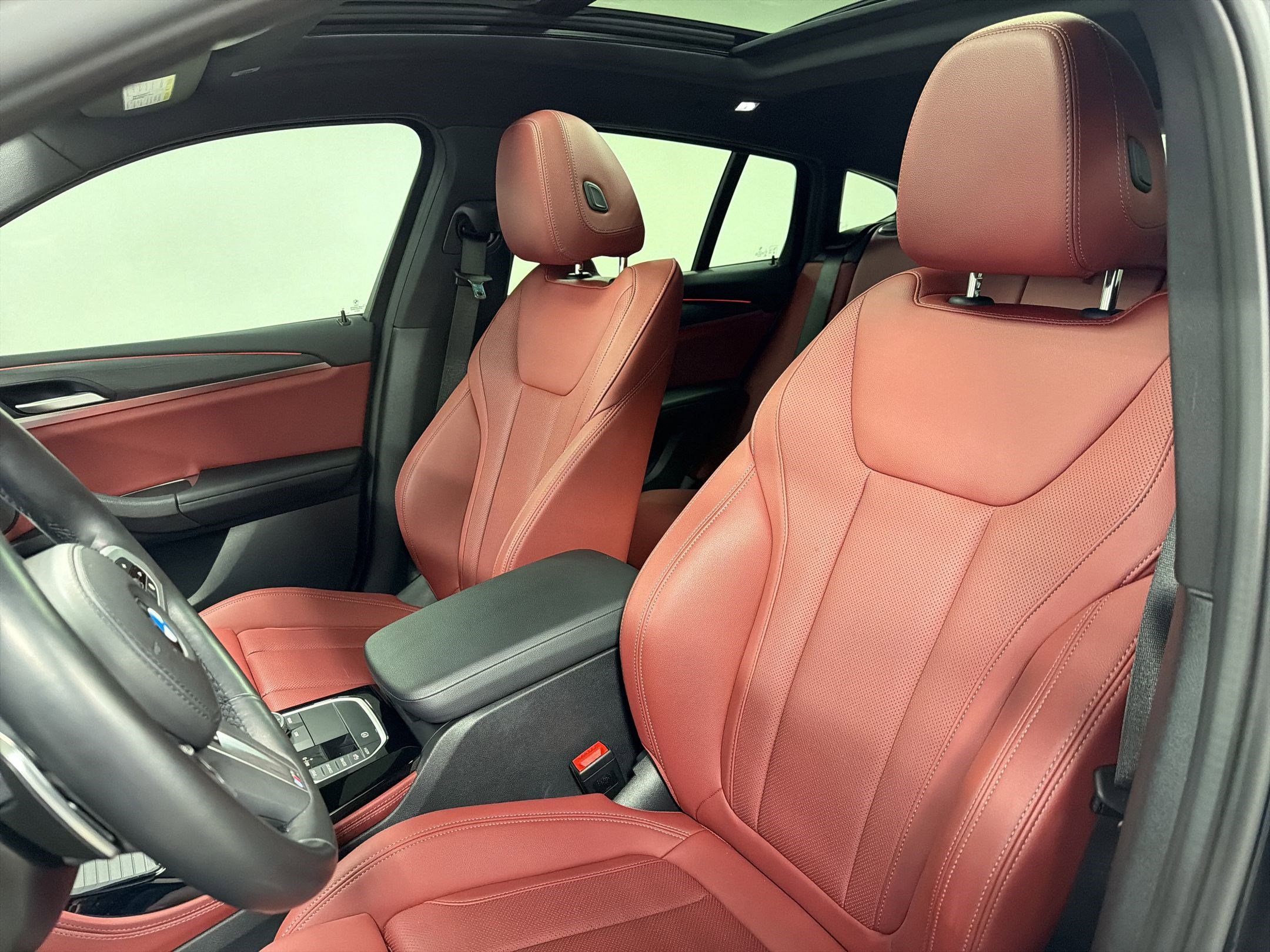 Certified 2024 BMW X4 xDrive30i w/ Premium Package image 21