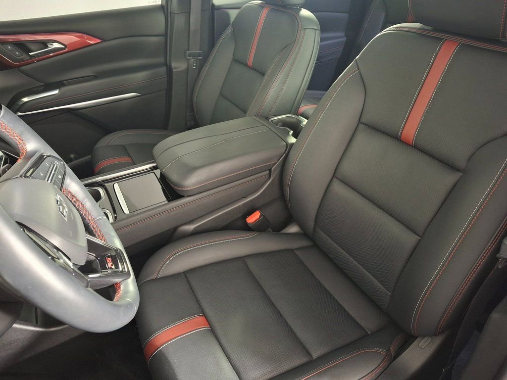 Used 2024 Chevrolet Traverse RS w/ LPO, Floor Liner Package image 28