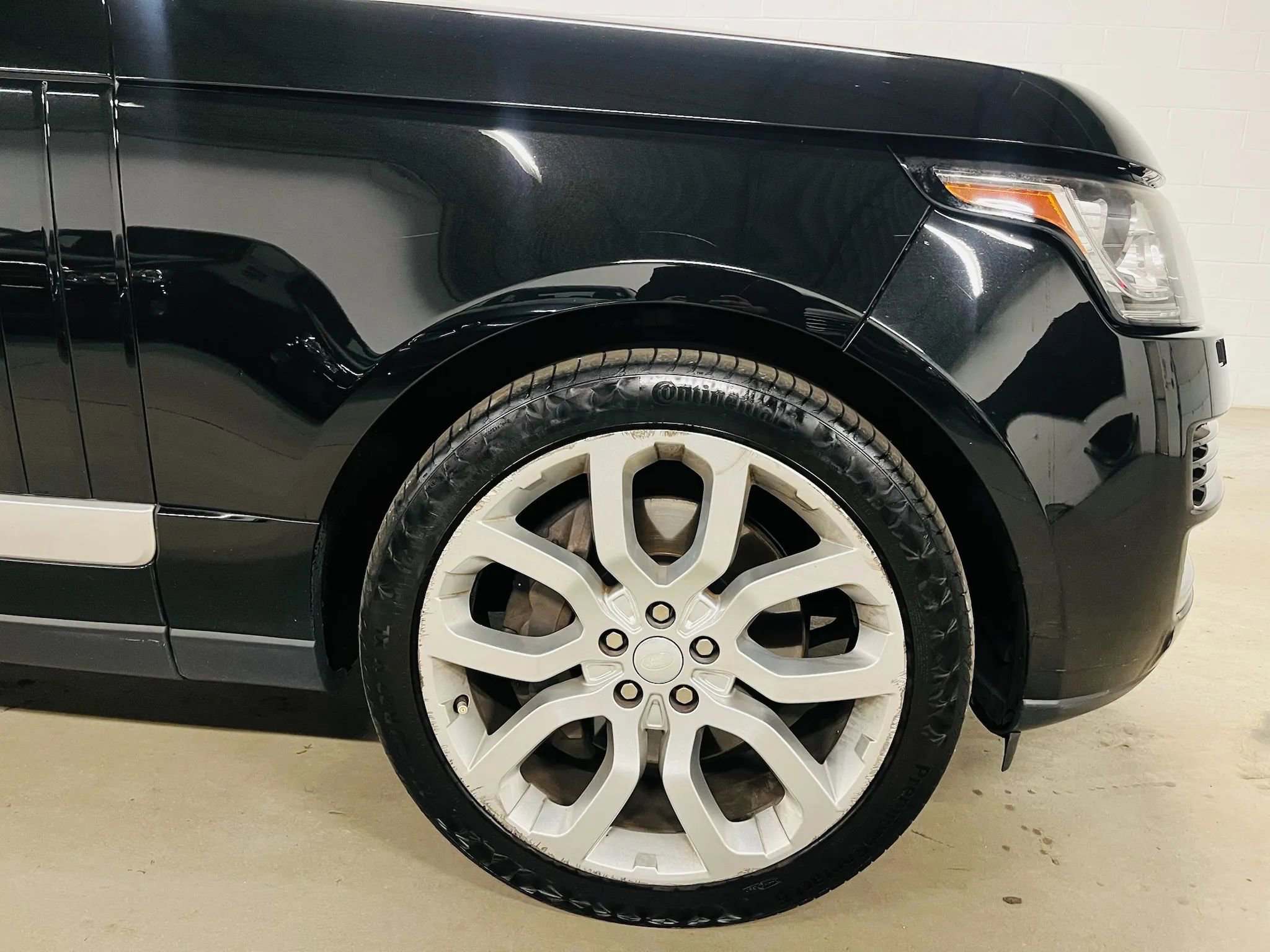Used 2015 Land Rover Range Rover Supercharged AWD/4WD image 24