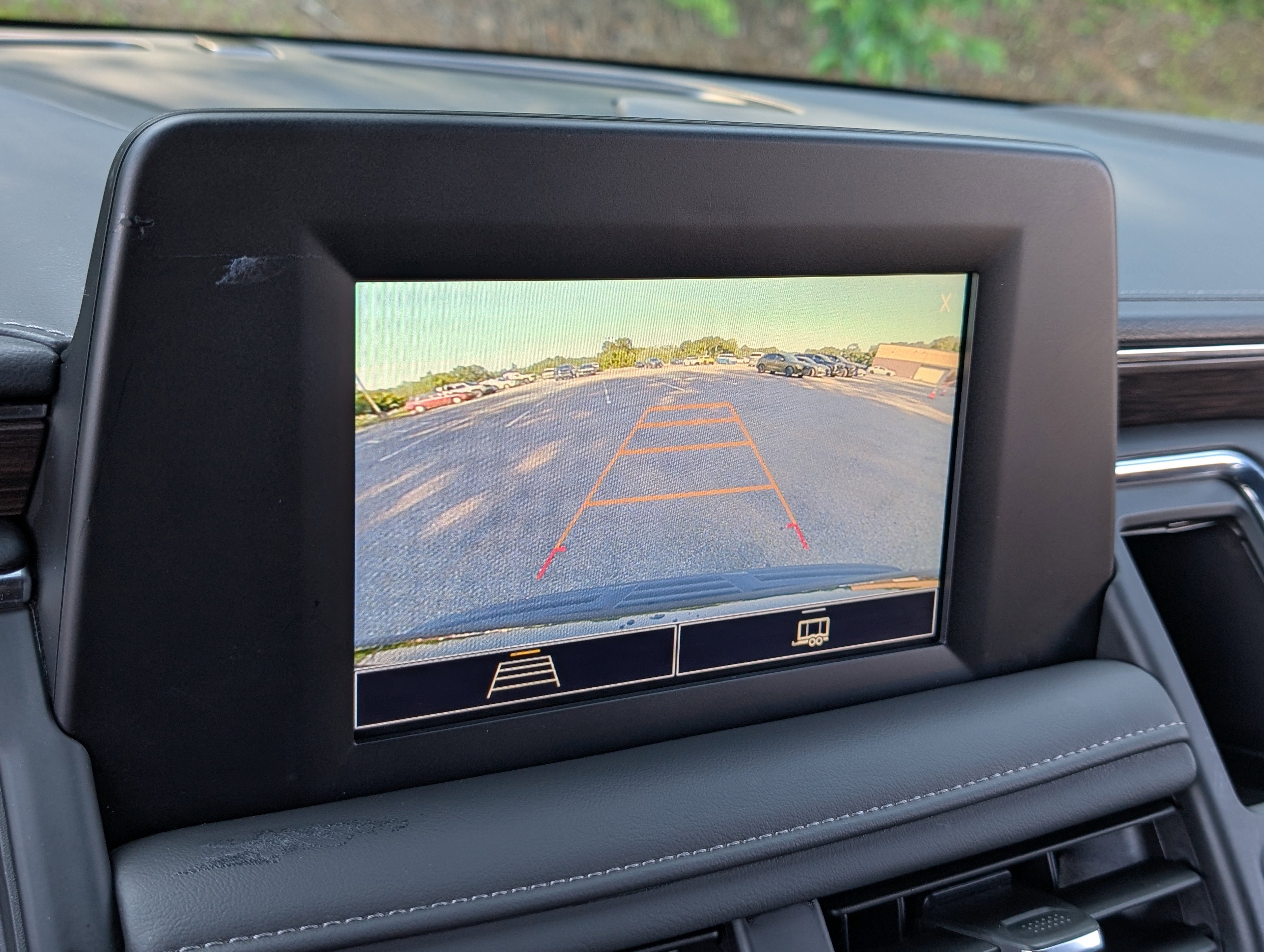 Used 2024 Chevrolet Suburban LS RWD image 30