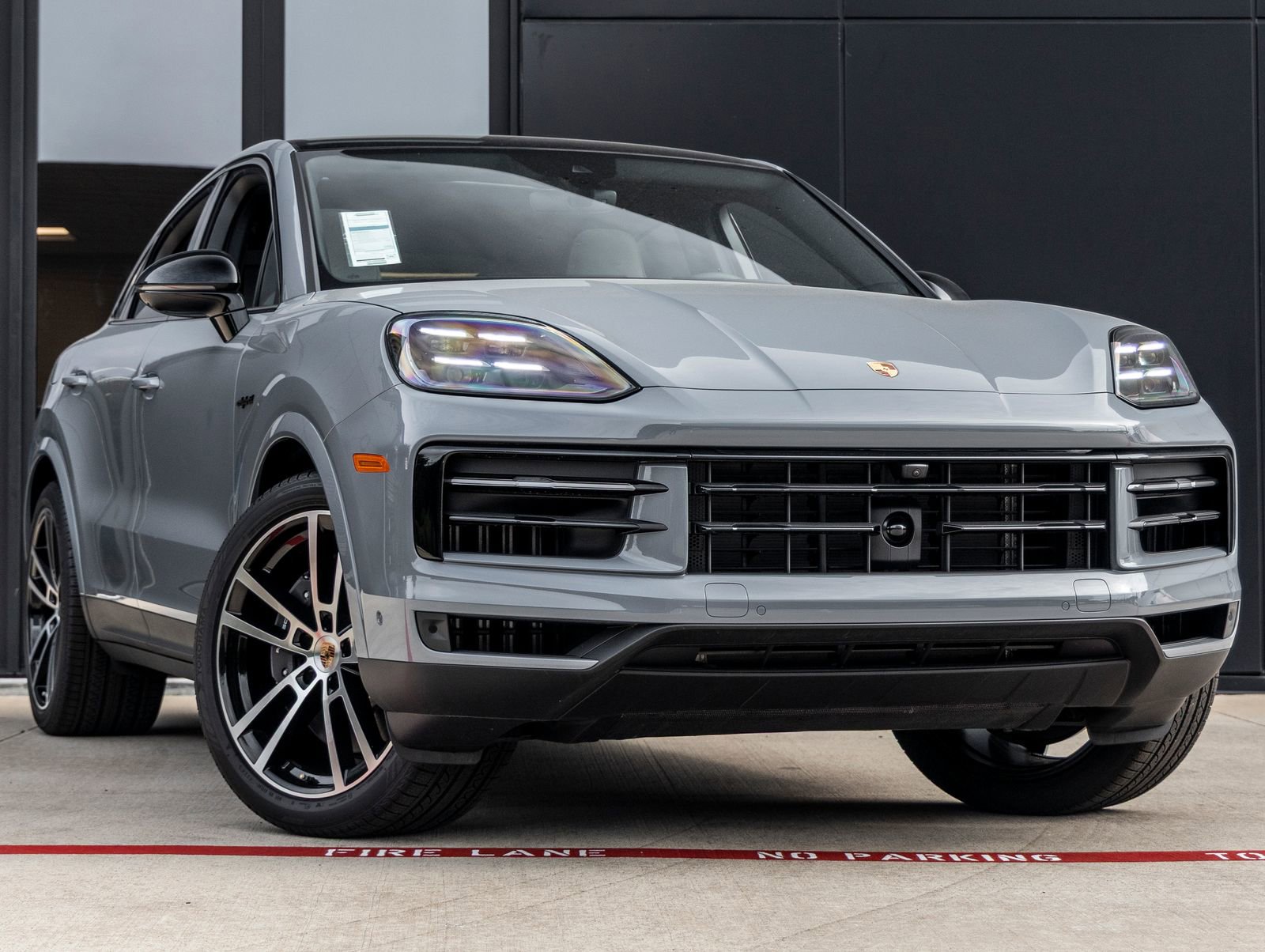 New 2025 Porsche Cayenne E-Hybrid Coupe AWD/4WD image 6