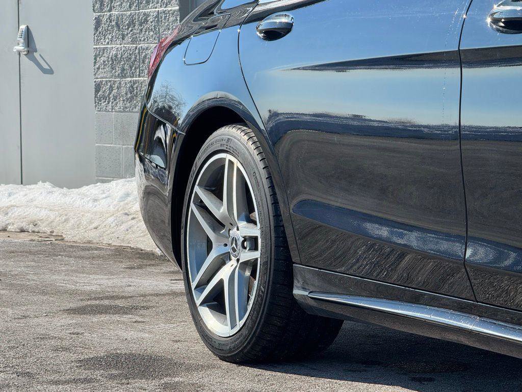Used 2019 Mercedes-Benz S 560 4MATIC Sedan w/ AMG Line Exterior image 50