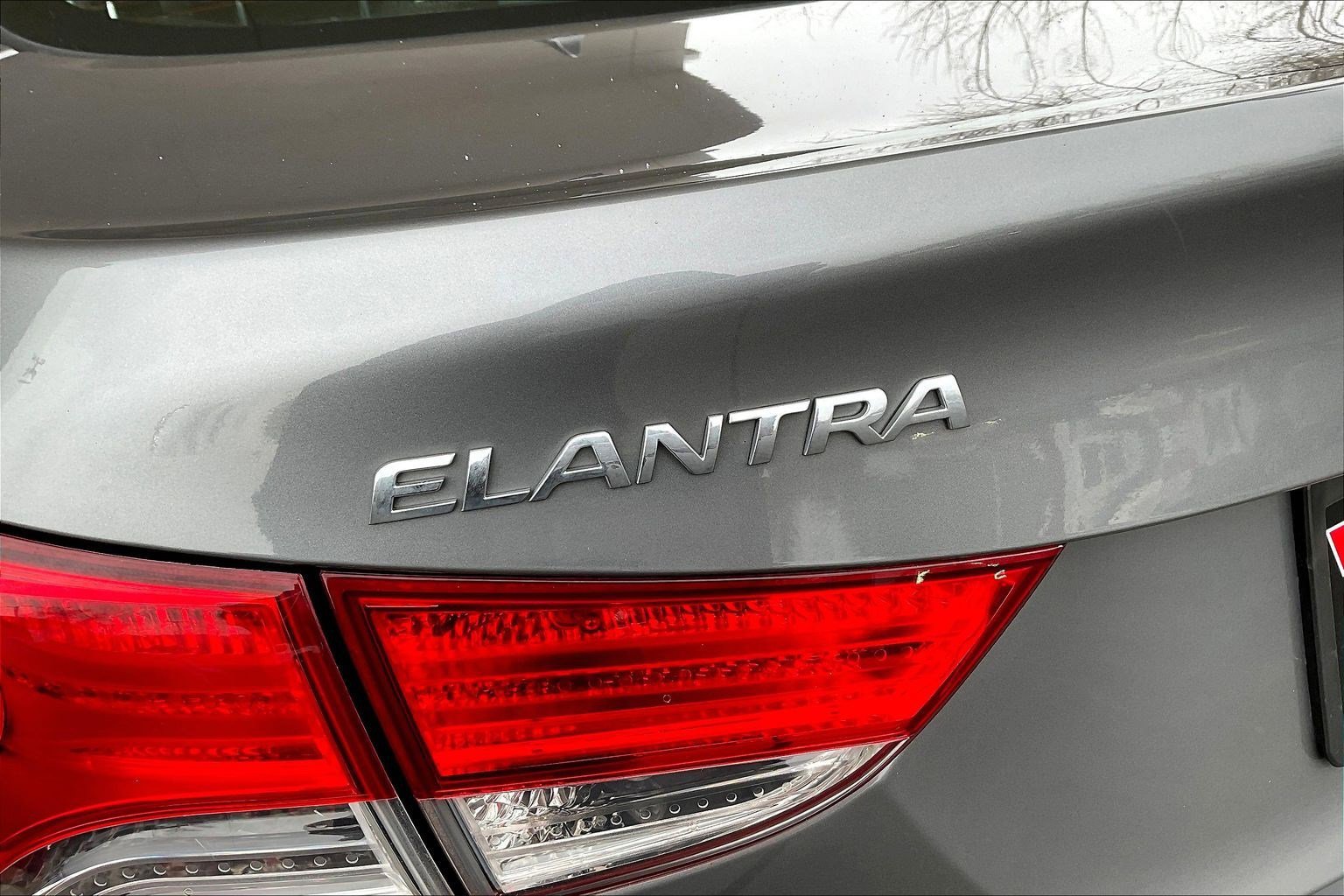 Used 2013 Hyundai Elantra GLS w/ Preferred Pkg image 22