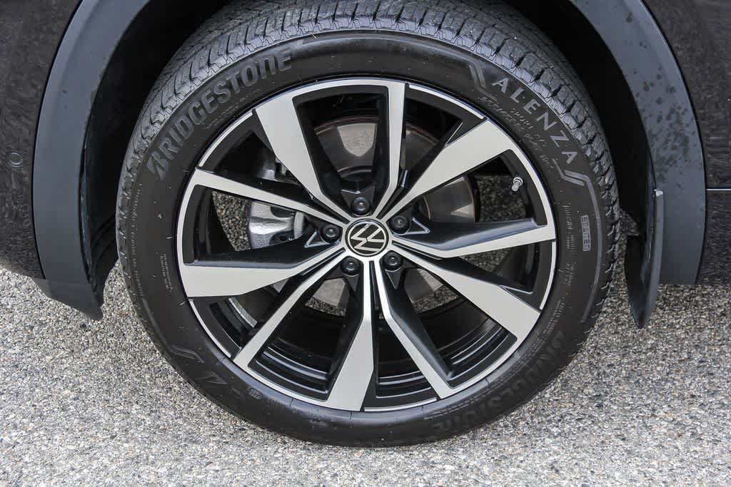 Used 2025 Volkswagen Atlas SEL Premium R-Line AWD/4WD image 9