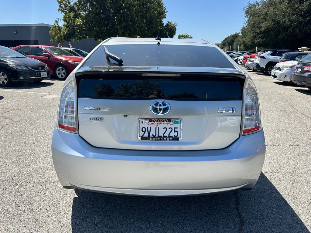 Used 2015 Toyota Prius Prime Advanced FWD image 3