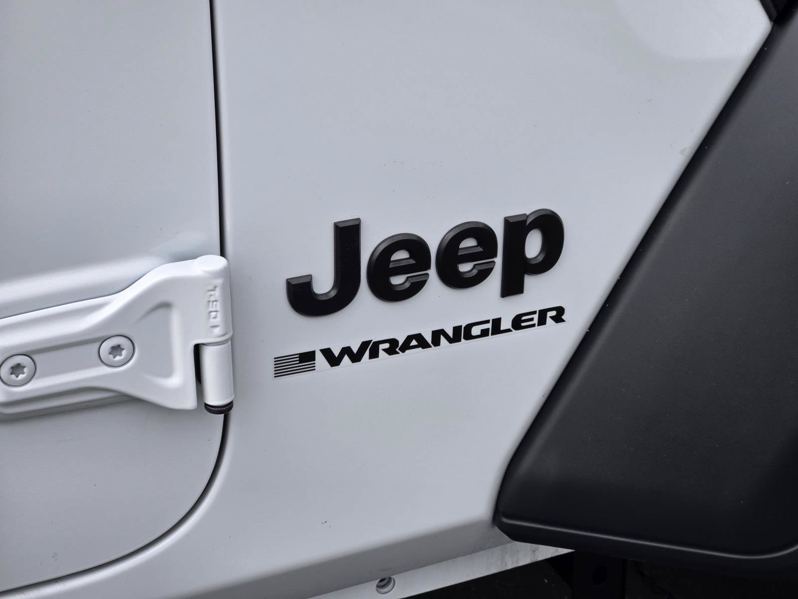 Used 2024 Jeep Wrangler Sport AWD/4WD image 32