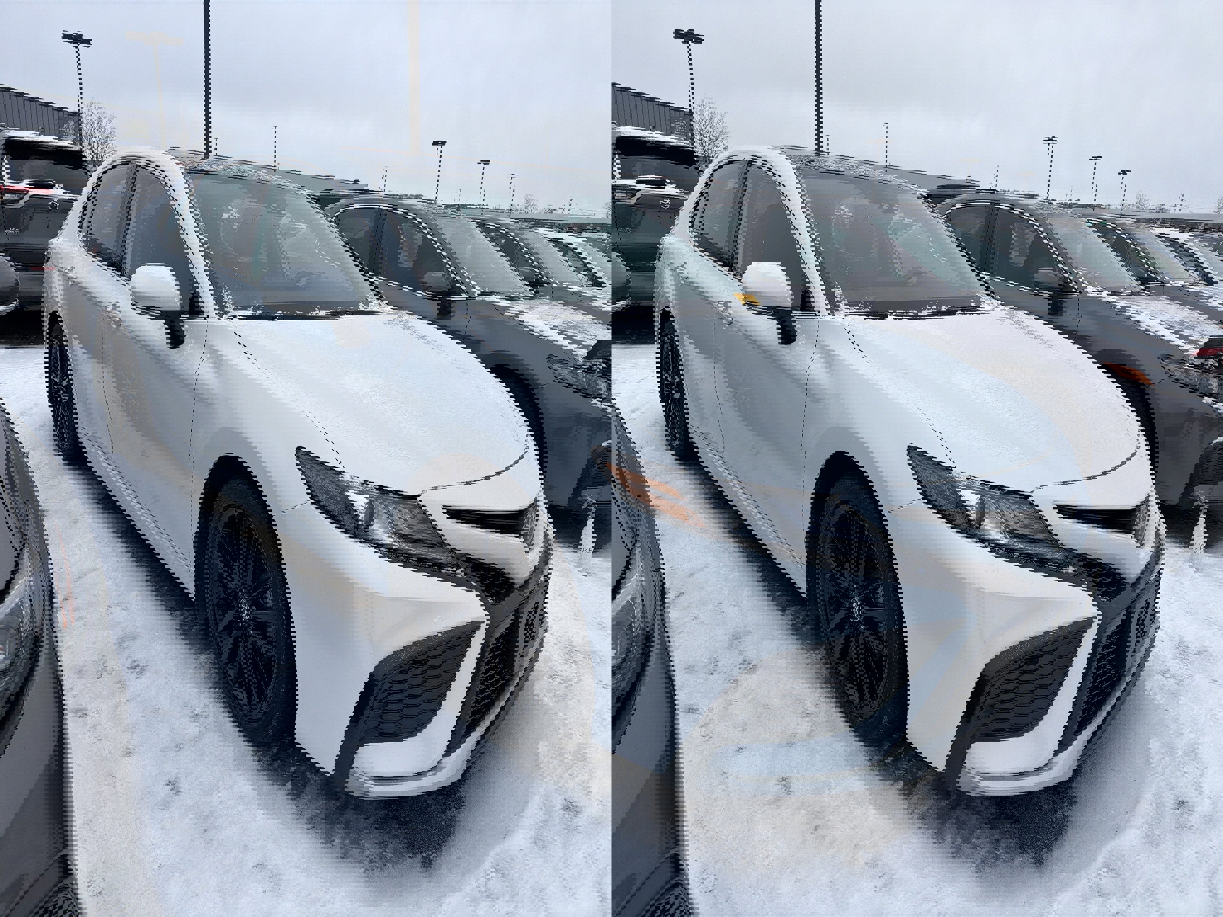 Used 2023 Toyota Camry XSE image 2