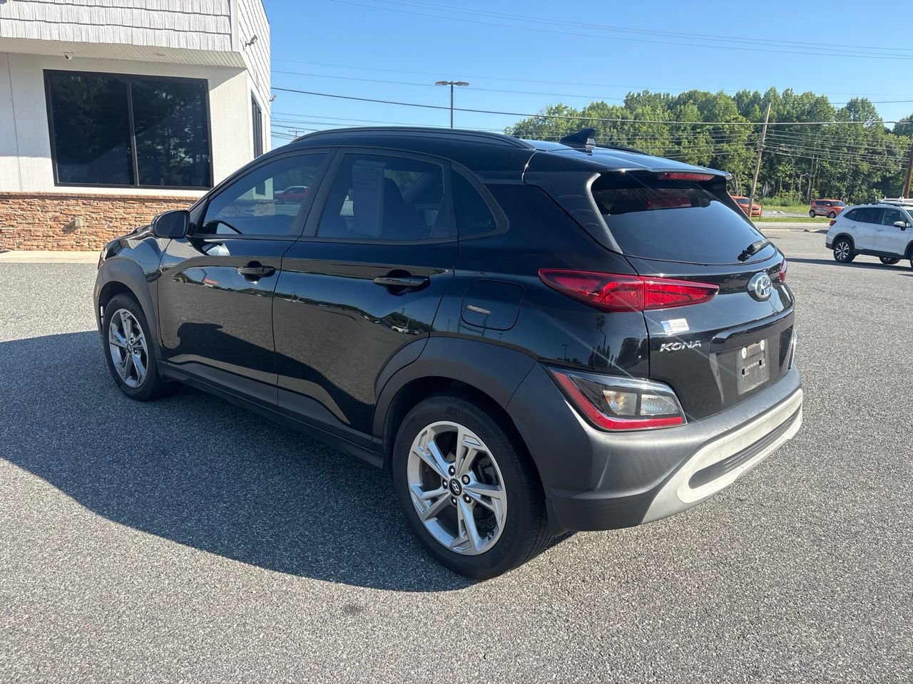 Used 2022 Hyundai Kona SEL w/ Cargo Package FWD image 5