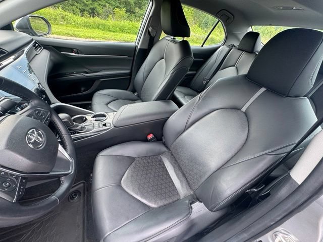 Used 2019 Toyota Camry XSE FWD image 13