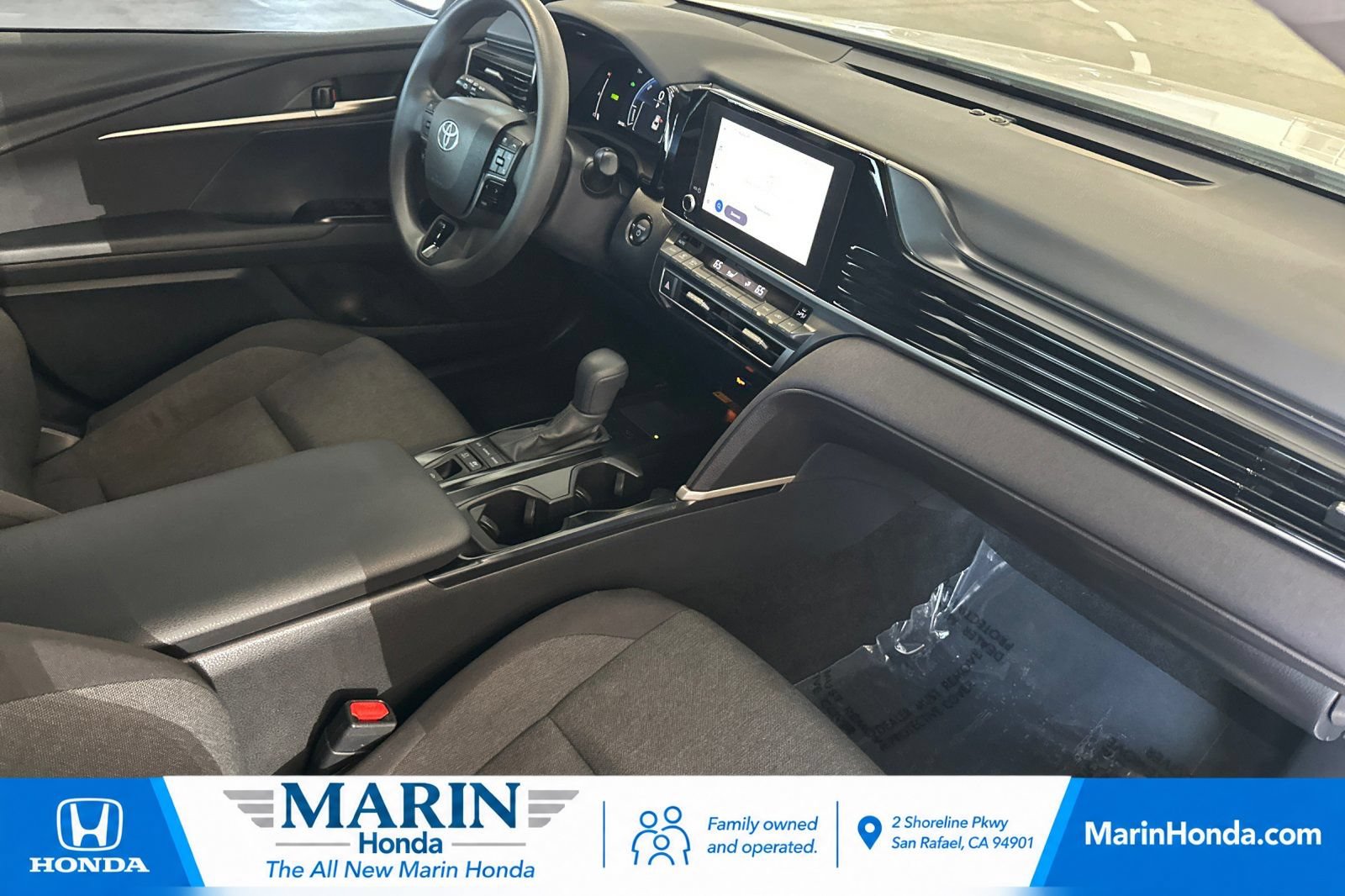 Used 2025 Toyota Camry LE w/ Convenience Package FWD image 18