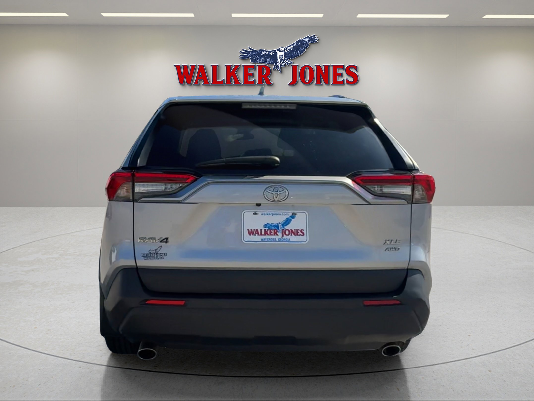 Used 2022 Toyota RAV4 XLE w/ Convenience Package image 4