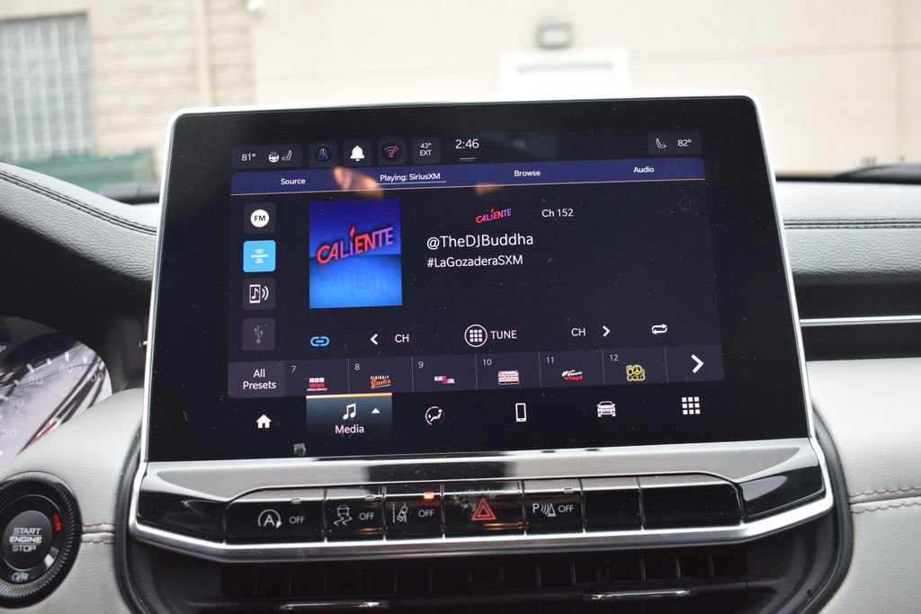 Used 2025 Jeep Compass Limited image 17