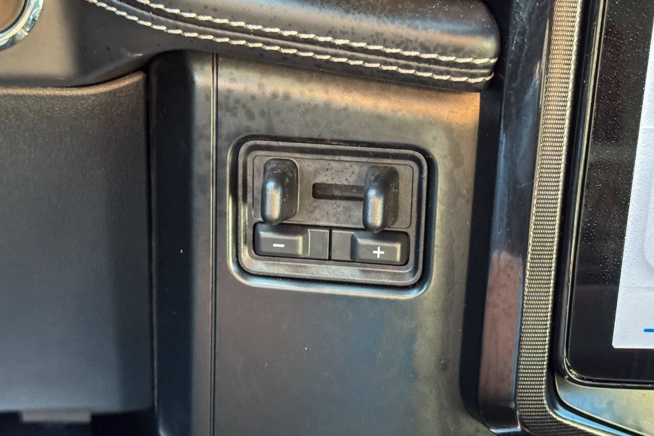 Used 2023 Ford F150 Lightning Platinum AWD/4WD image 42