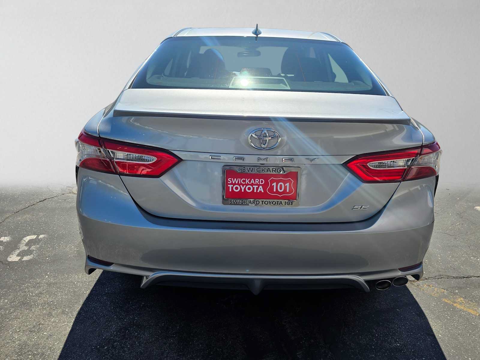 Used 2019 Toyota Camry SE FWD image 4