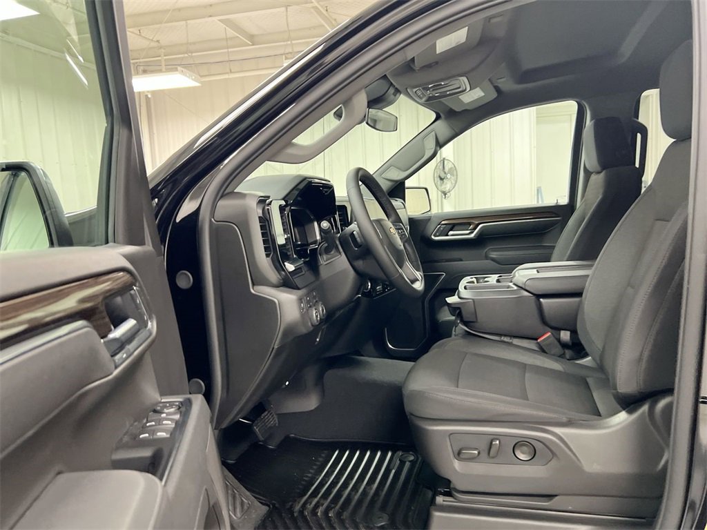 New 2026 Chevrolet Silverado 1500 LT image 19