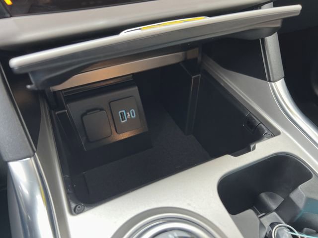 Used 2023 Ford Explorer XLT w/ Equipment Group 202A image 32