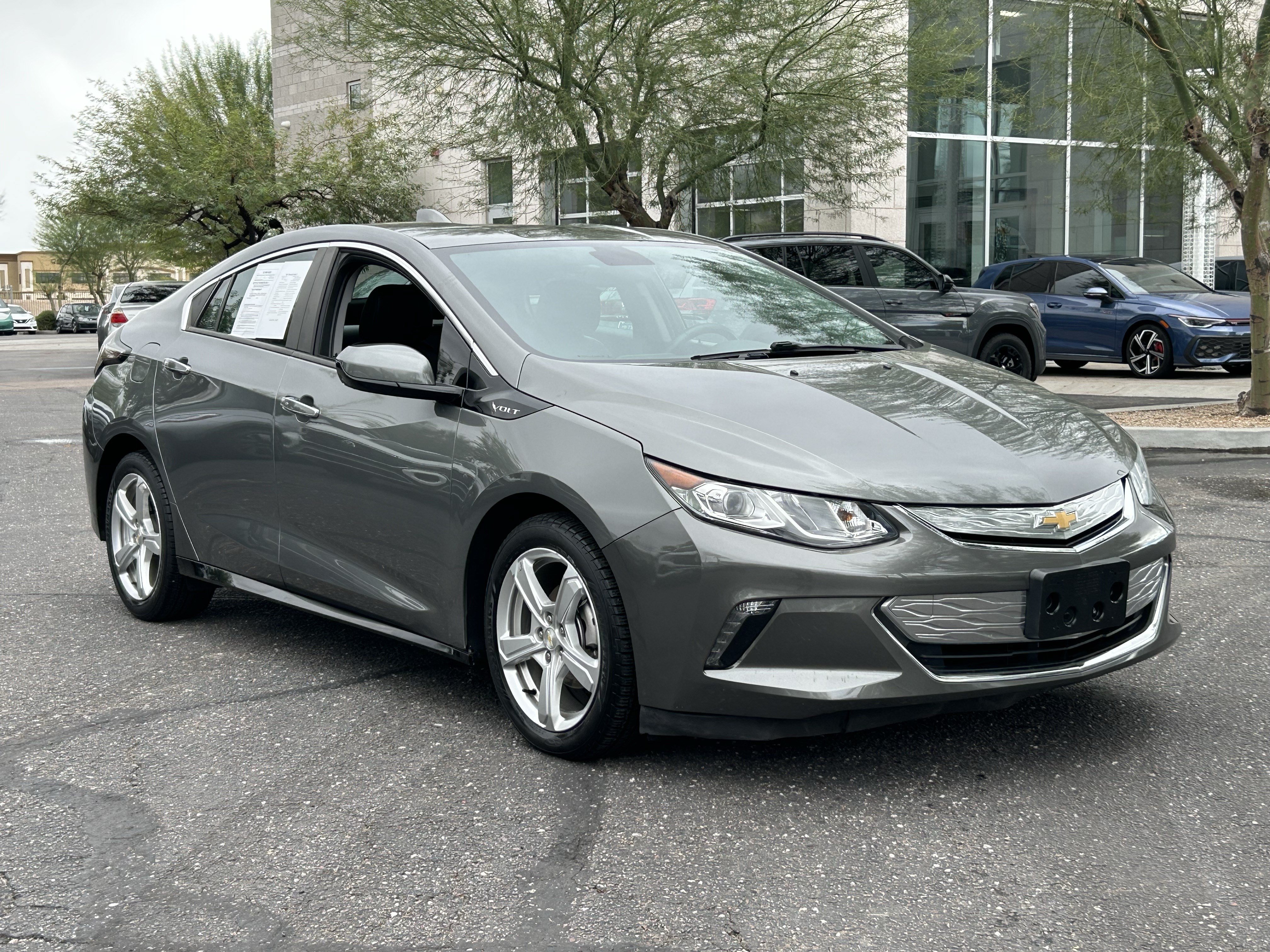 Used 2017 Chevrolet Volt LT w/ Comfort Package FWD image 6