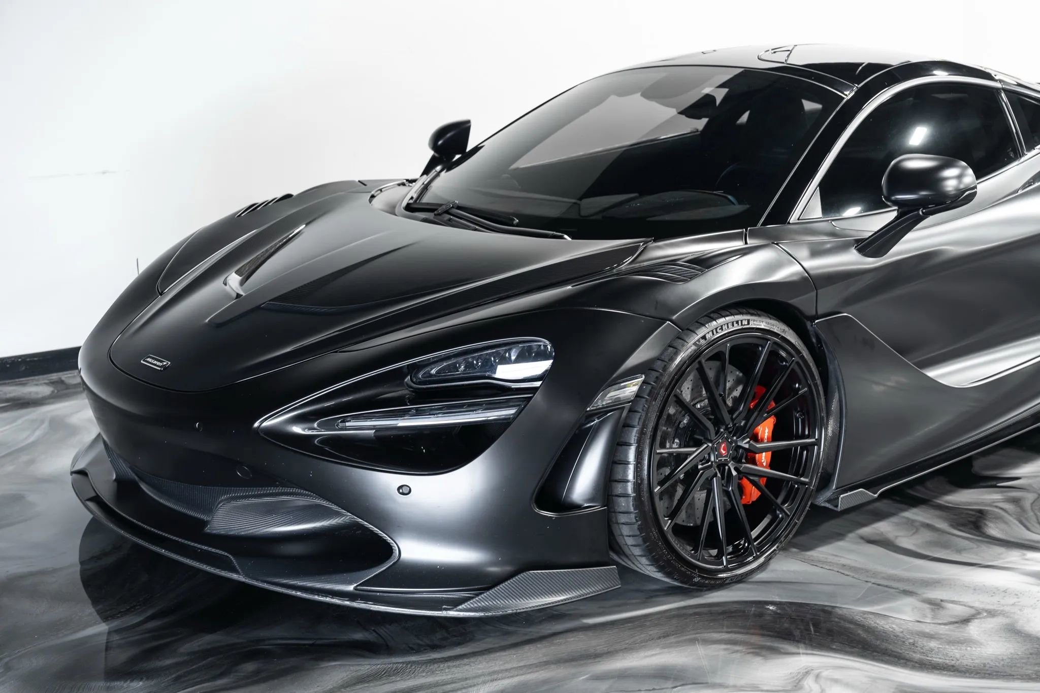 Used 2018 McLaren 720S image 17