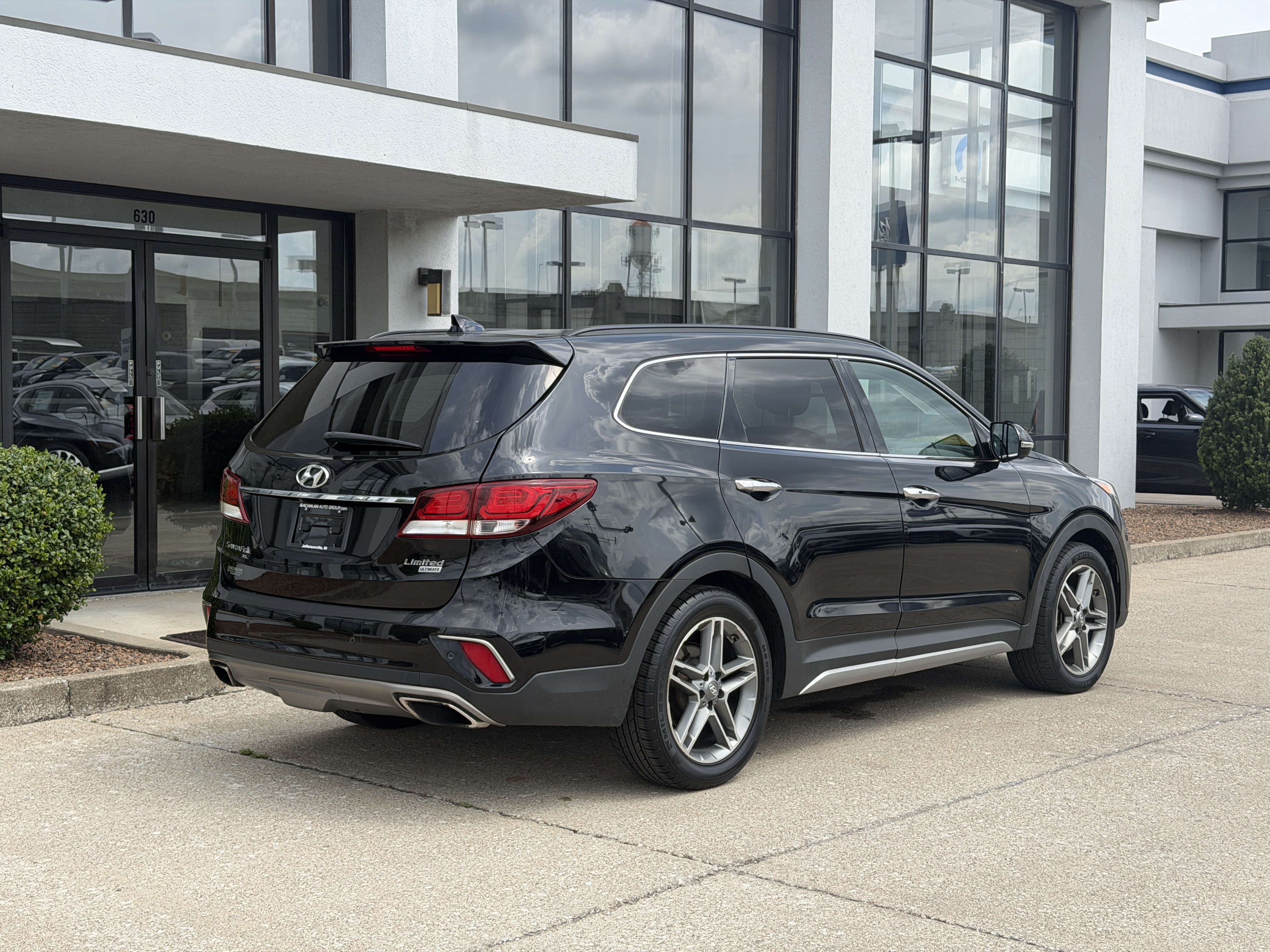 Used 2019 Hyundai Santa Fe XL w/ Cargo Package FWD image 4