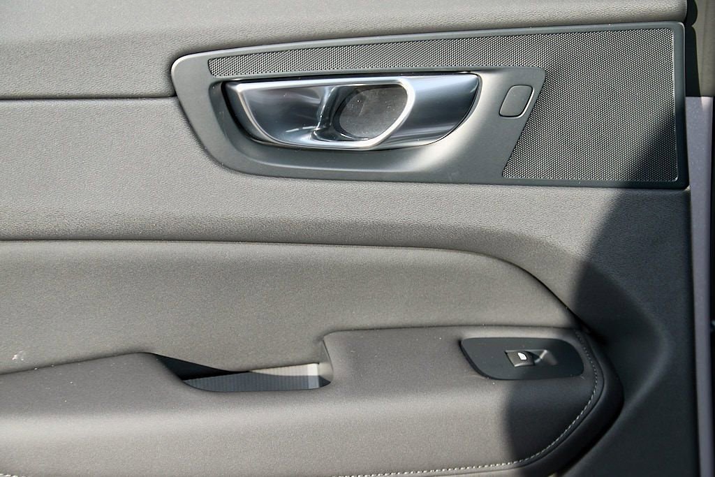 New 2026 Volvo XC60 B5 Plus w/ Protection Package Premier image 18