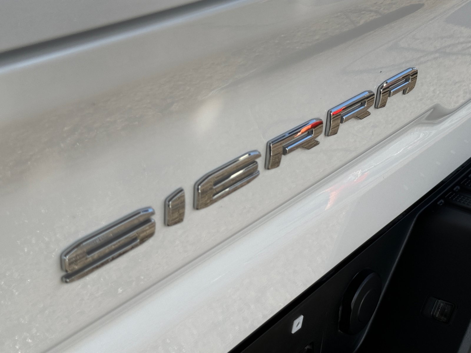 Used 2025 GMC Sierra 2500 SLT w/ SLT Premium Package AWD/4WD image 24
